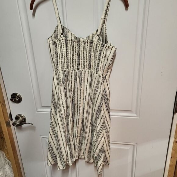 Old Navy Summer Ruched Cami Dress Sleeveless‎ - Picture 4 of 8